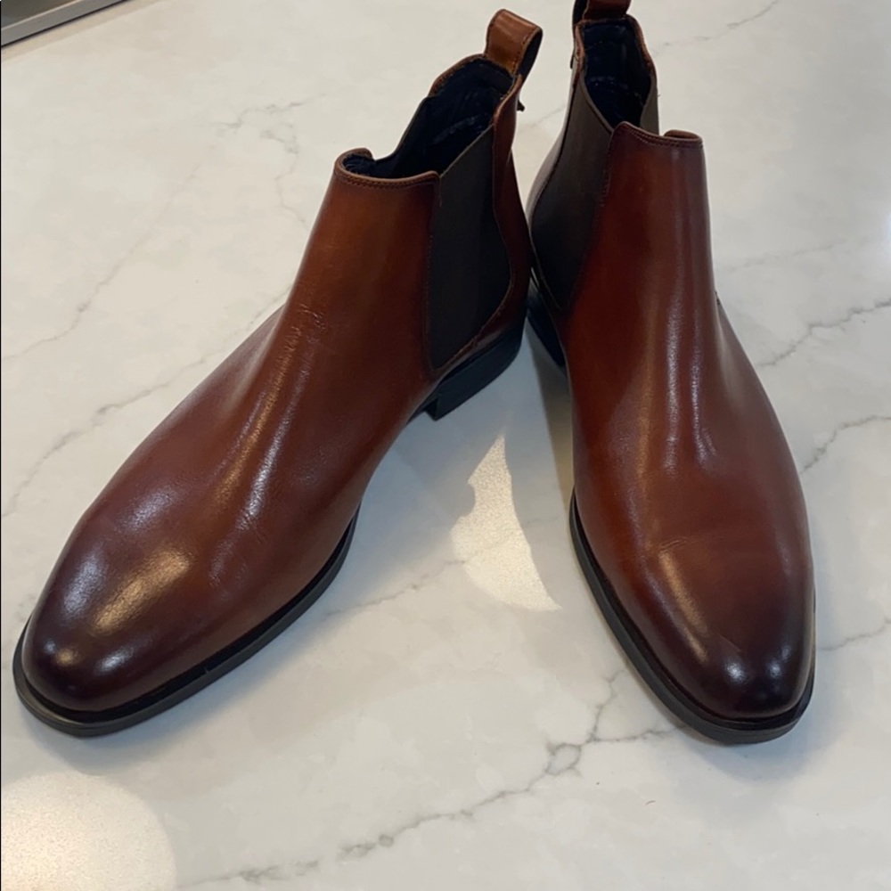 Steve Madden Yeller Chelsea Boots
